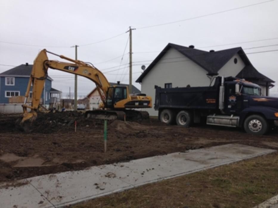 Images Terrassement Et Levage De Batiment TMT