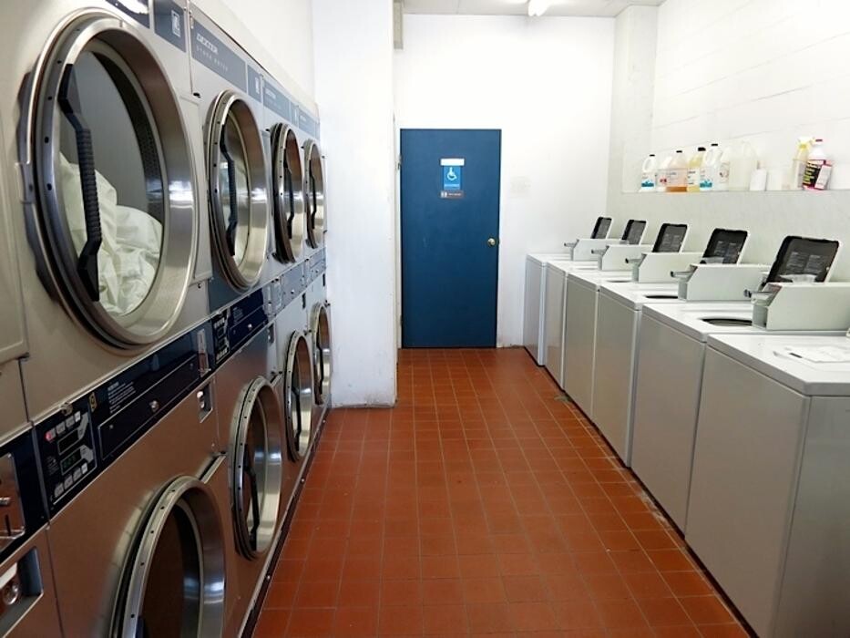 Images Sujitra's Suds & Seams