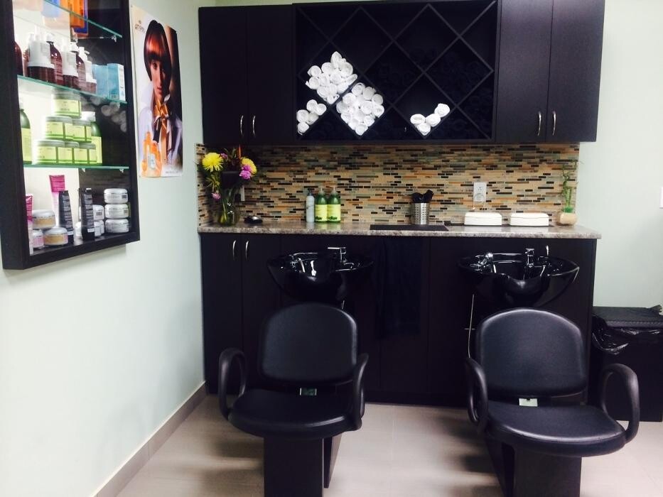Images Kreative Kuts Salon & Spa
