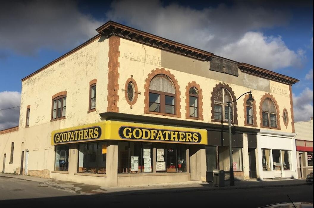 Images Godfathers Pizza - Petrolia