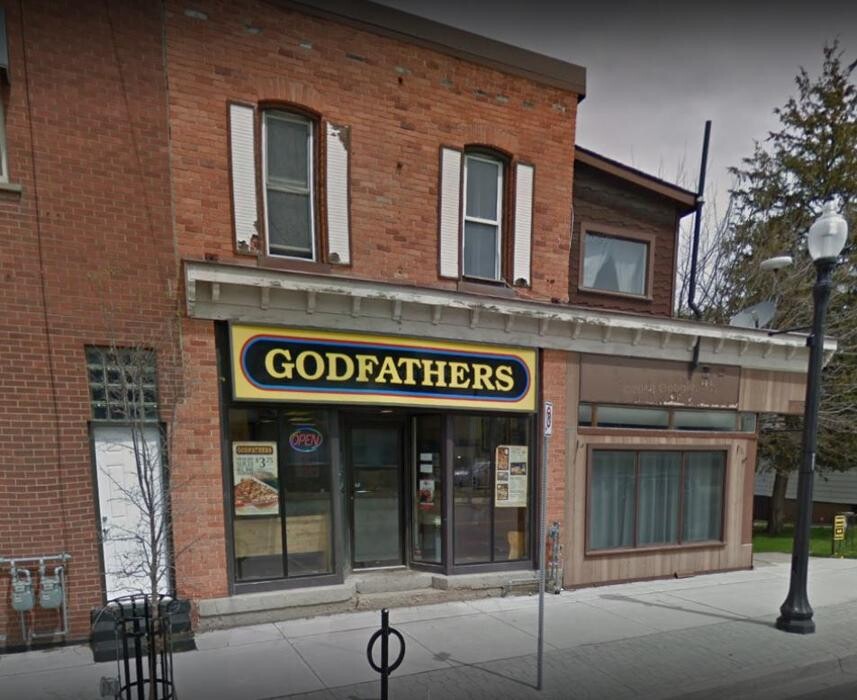 Images Godfathers Pizza - Cayuga