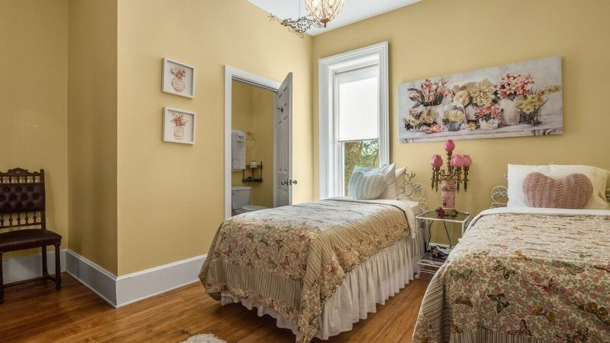 Images The Woodbridge House