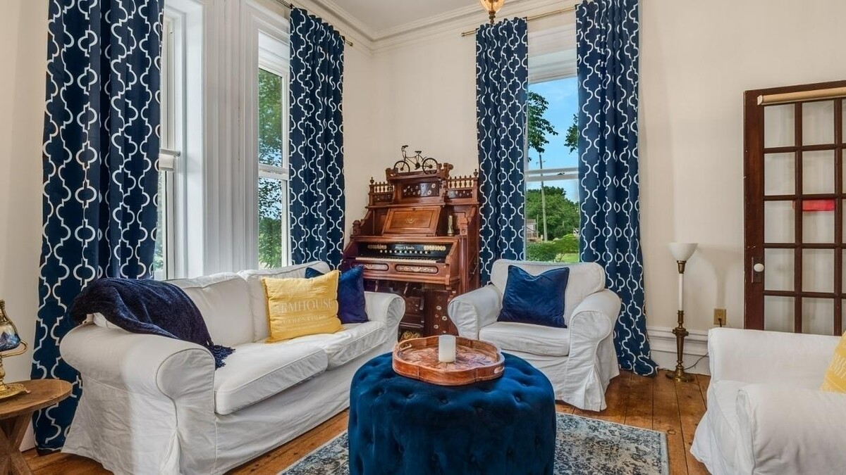 Images The Woodbridge House