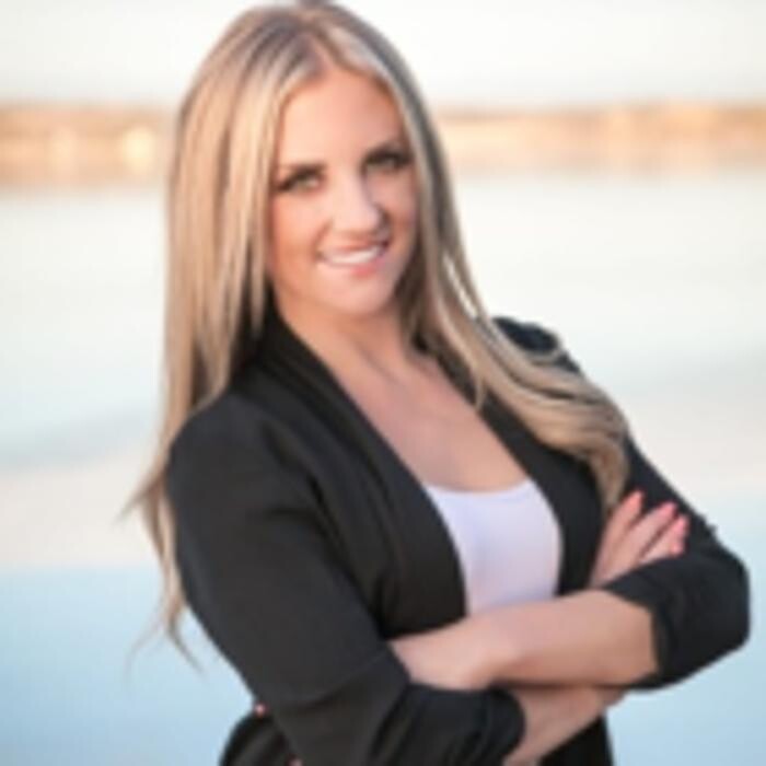 Denae Hussey - KIC Realty Logo