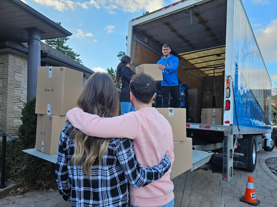 Images Macho Movers Inc