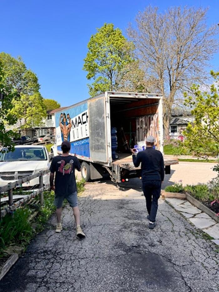 Images Macho Movers Inc