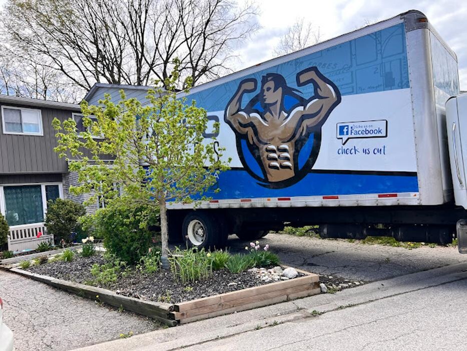 Images Macho Movers Inc