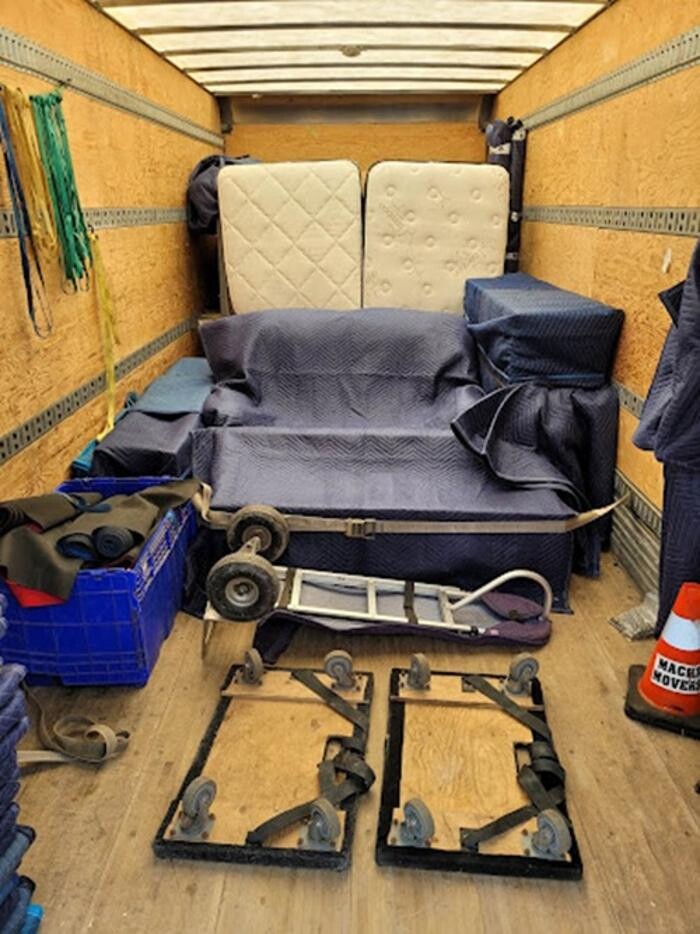 Images Macho Movers Inc