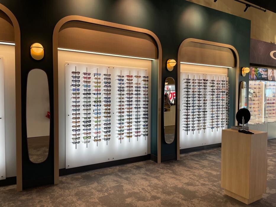 Images Optiks International - Fort McMurray - Eagle Ridge Commons