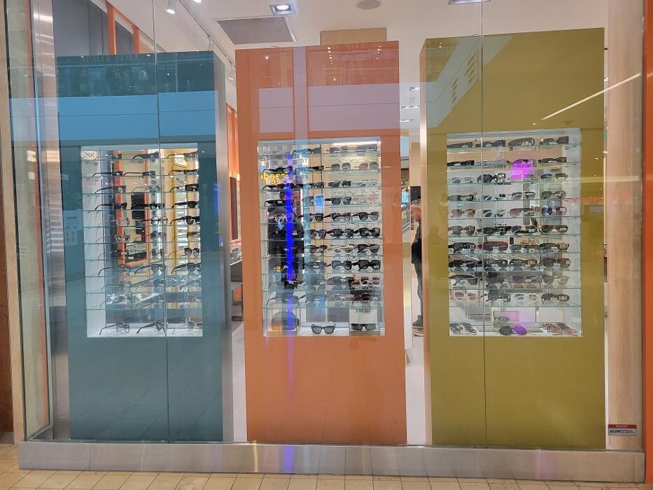Images solis optics - Mississauga - Square One