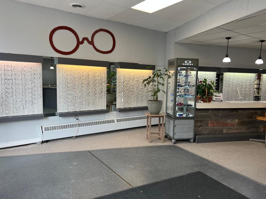 Images Moulton's Optical Centre - Sarnia