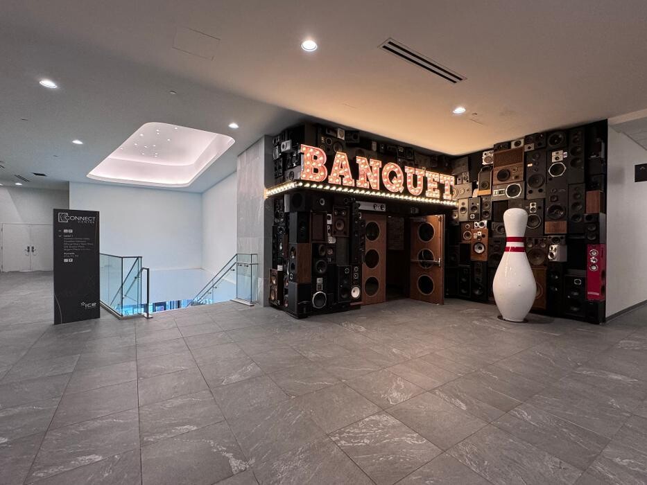 Images The Banquet (Edmonton ICE District)