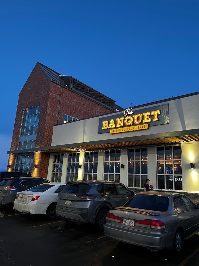 Images The Banquet (Mahogany)