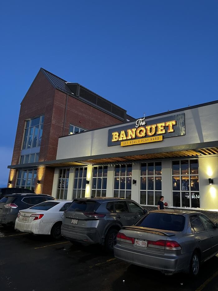 Images The Banquet (Mahogany)