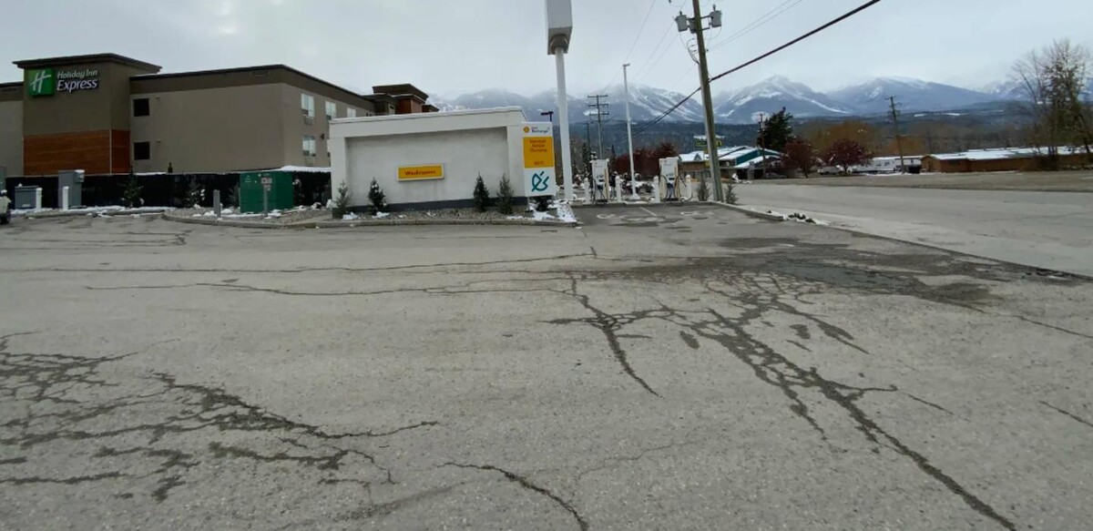 Images Shell Recharge Charging Station