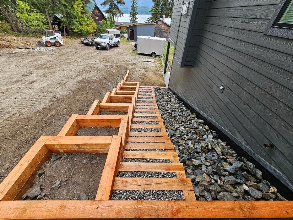 Images BTR LANDSCAPING LTD