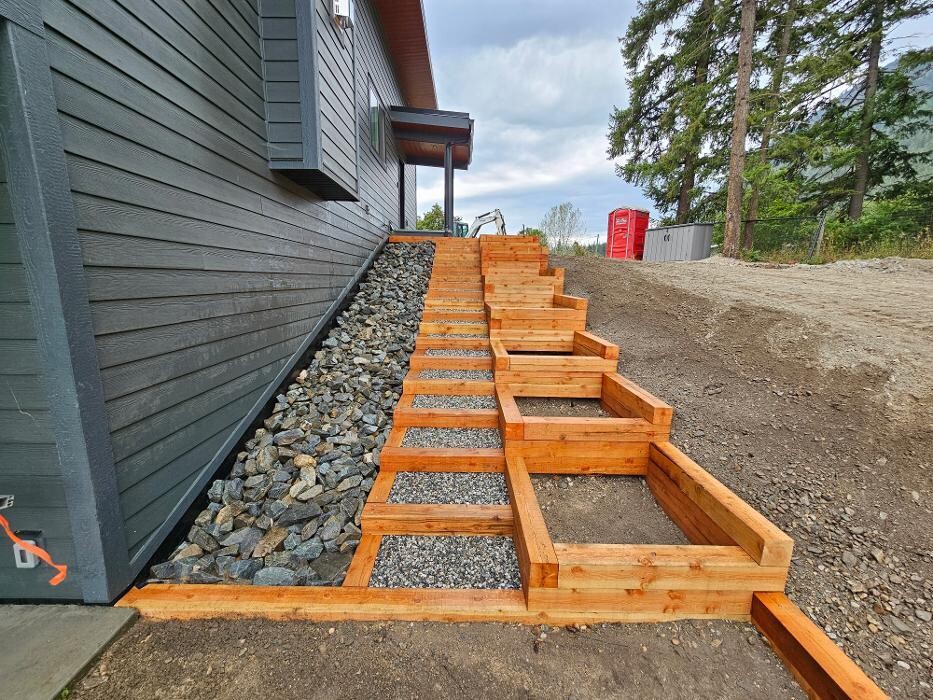 Images BTR LANDSCAPING LTD