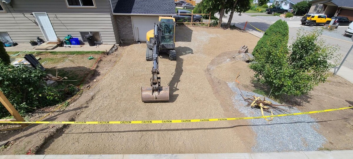 Images BTR LANDSCAPING LTD