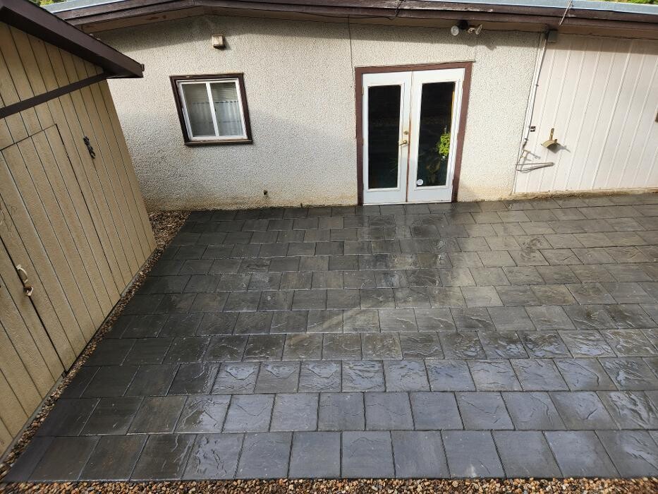 Images BTR LANDSCAPING LTD