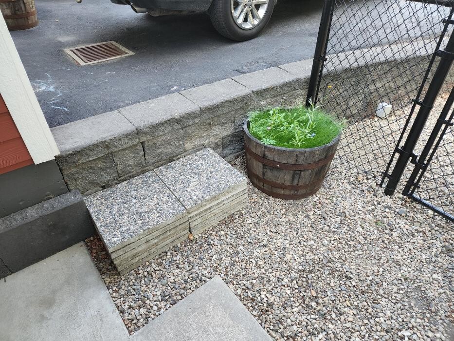 Images BTR LANDSCAPING LTD