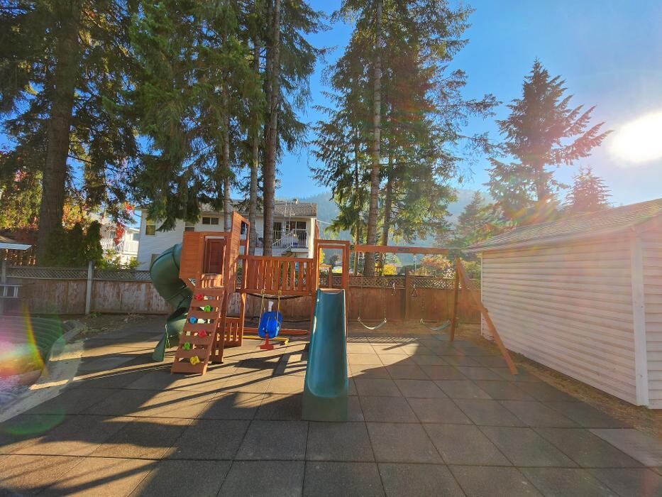 Images BTR LANDSCAPING LTD