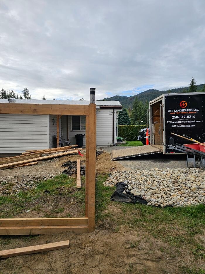 Images BTR LANDSCAPING LTD