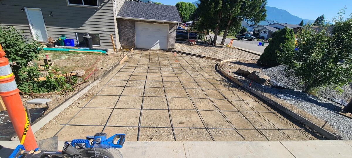 Images BTR LANDSCAPING LTD