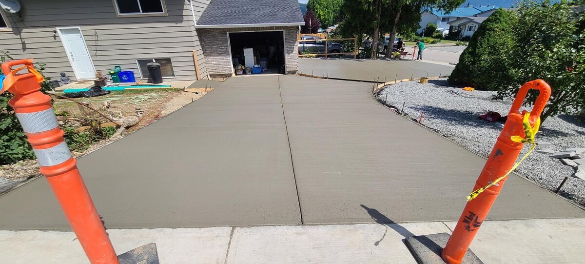 Images BTR LANDSCAPING LTD