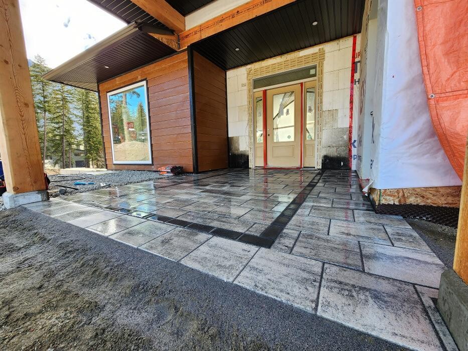 Images BTR LANDSCAPING LTD