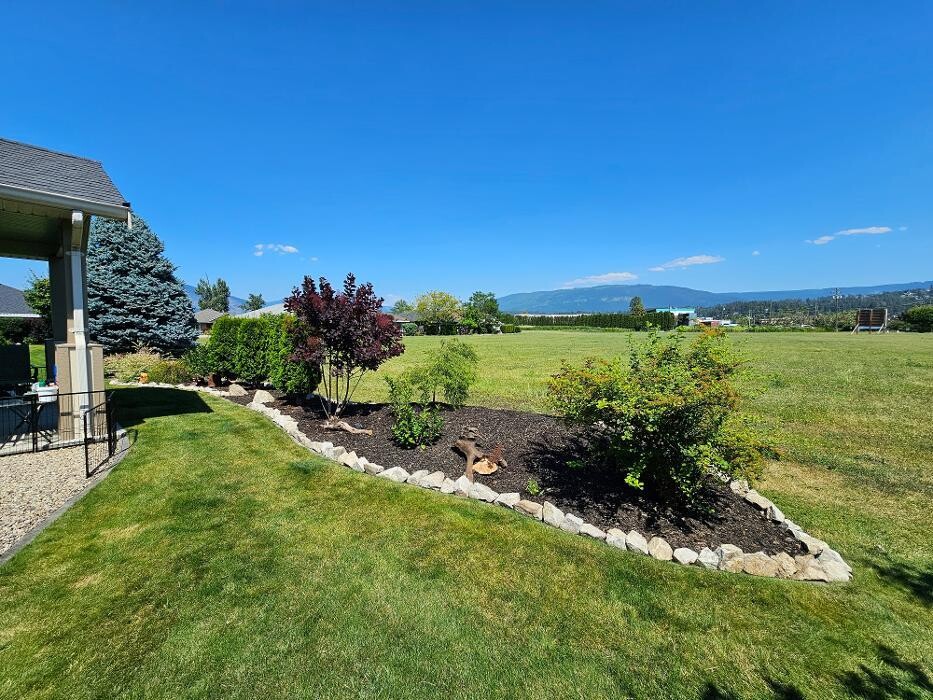 Images BTR LANDSCAPING LTD