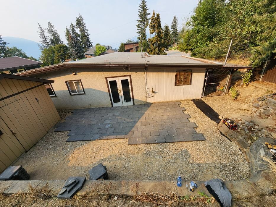 Images BTR LANDSCAPING LTD