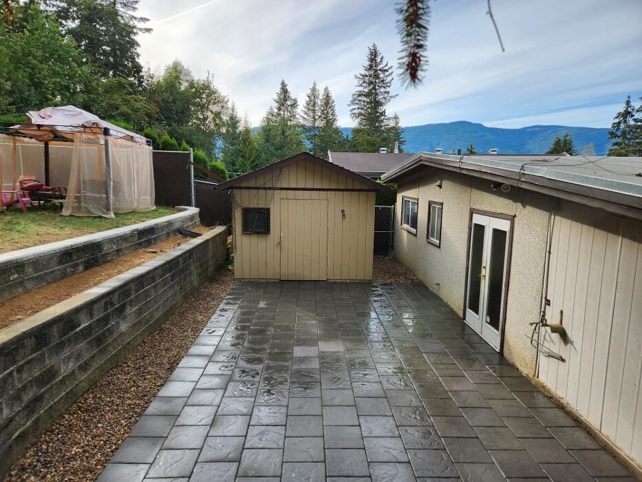 Images BTR LANDSCAPING LTD