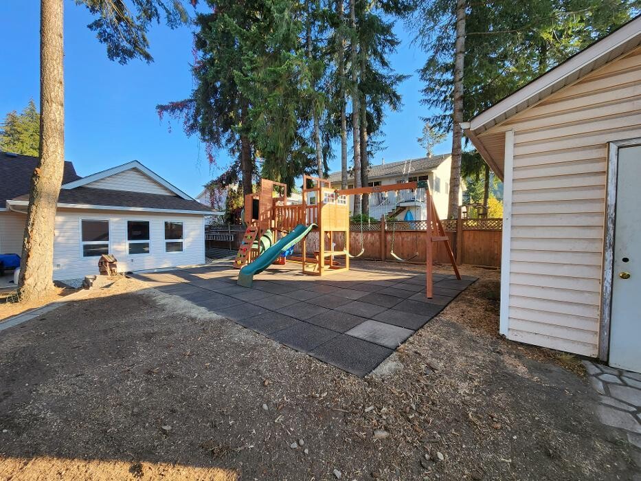 Images BTR LANDSCAPING LTD