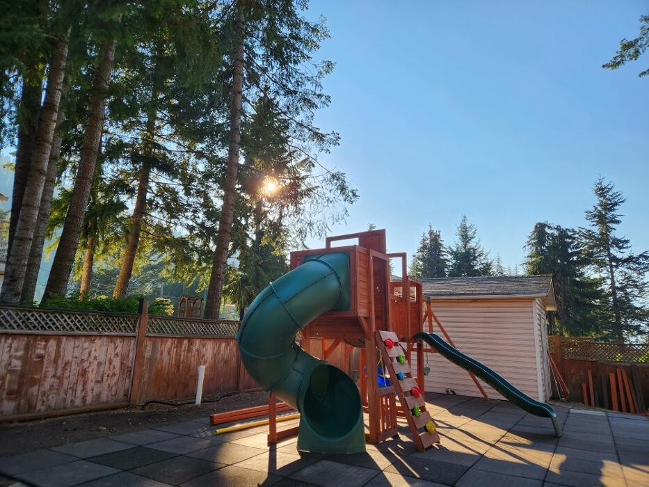 Images BTR LANDSCAPING LTD