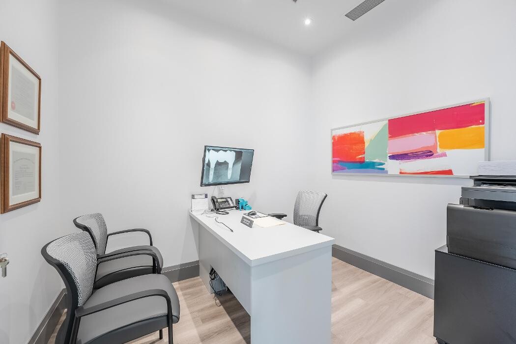 Images Mackenzie Dental Centre - Dr. Lloyd Pedvis