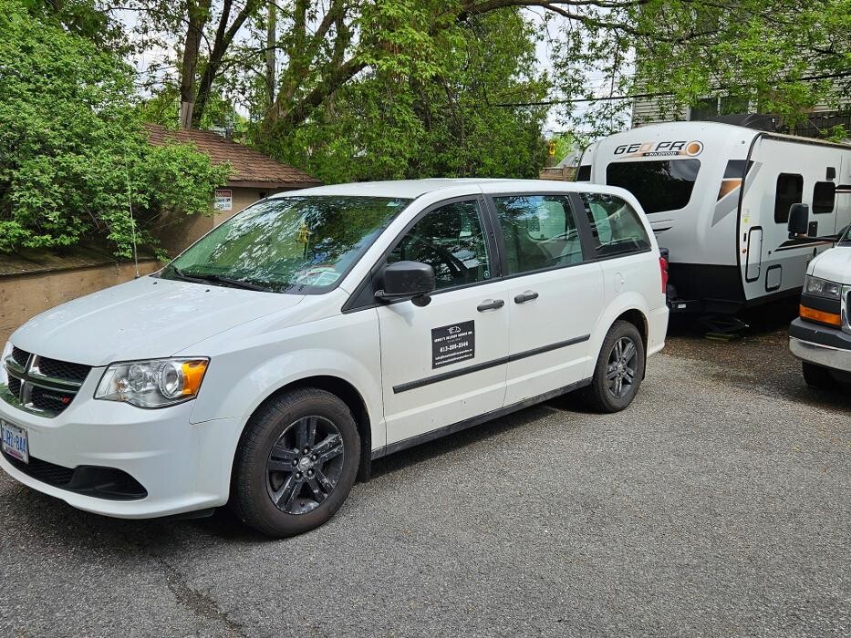 Images Benoit's Delivery Service Inc.