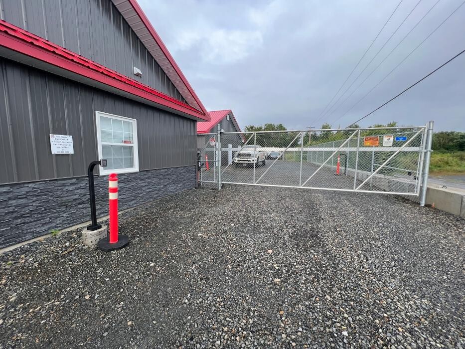 Images Sam's Storage & Outdoor Parking (Online Rental 24/7)