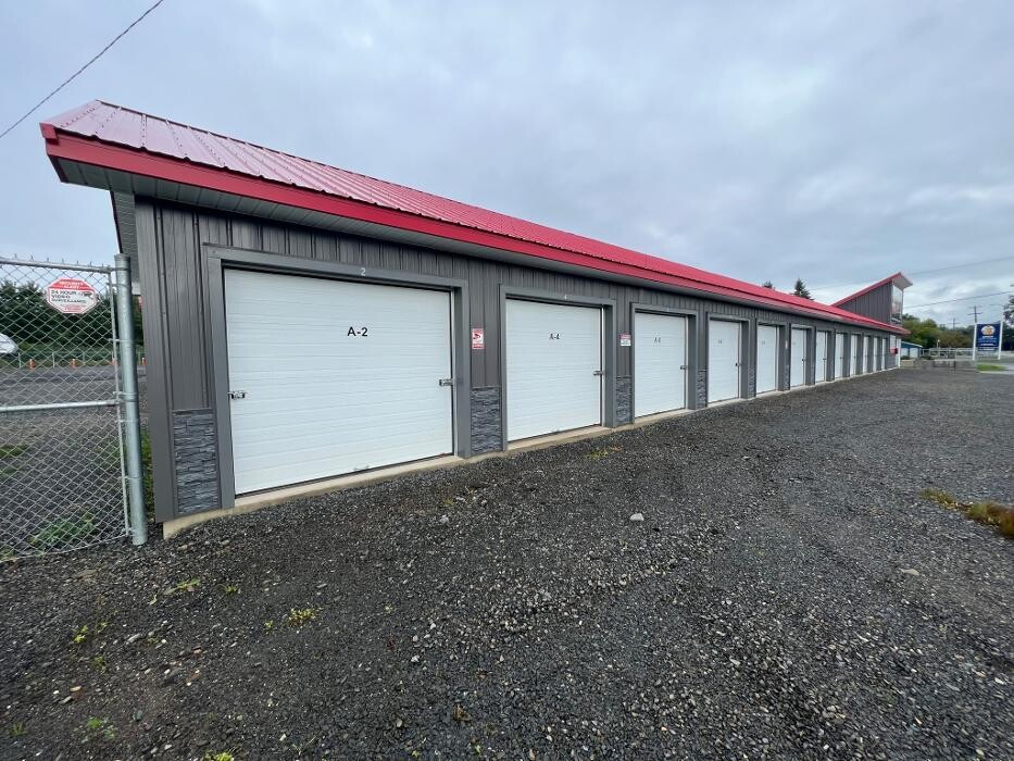 Images Sam's Storage & Outdoor Parking (Online Rental 24/7)