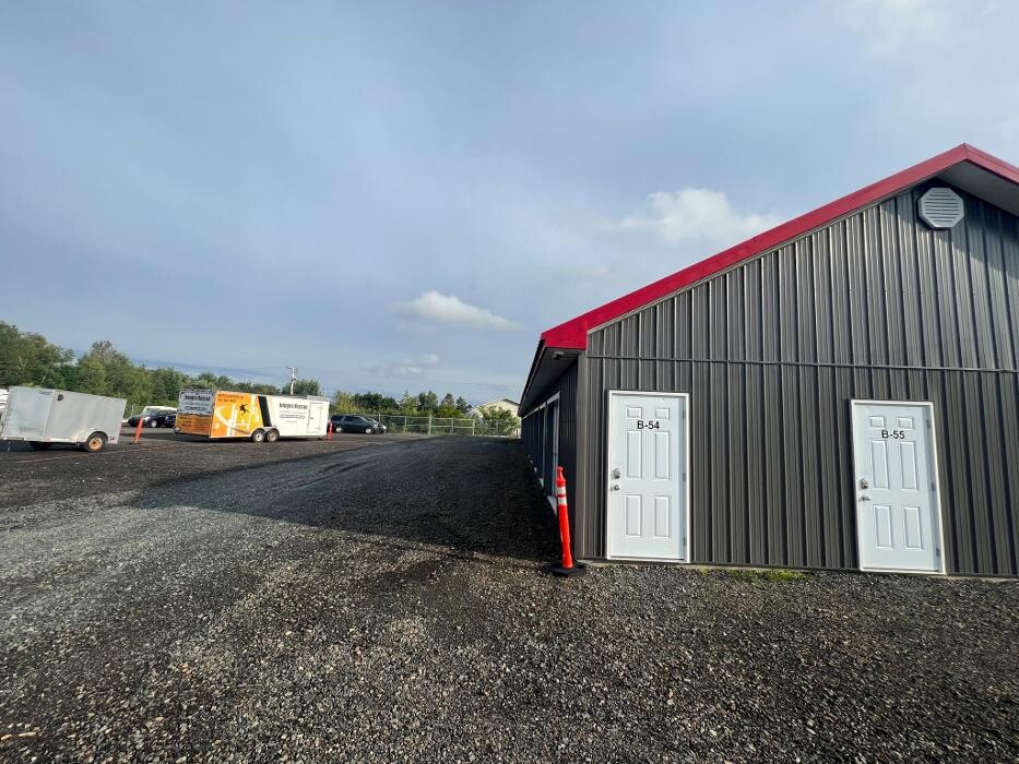Images Sam's Storage & Outdoor Parking (Online Rental 24/7)