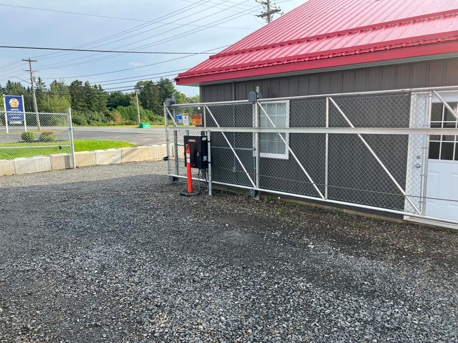 Images Sam's Storage & Outdoor Parking (Online Rental 24/7)