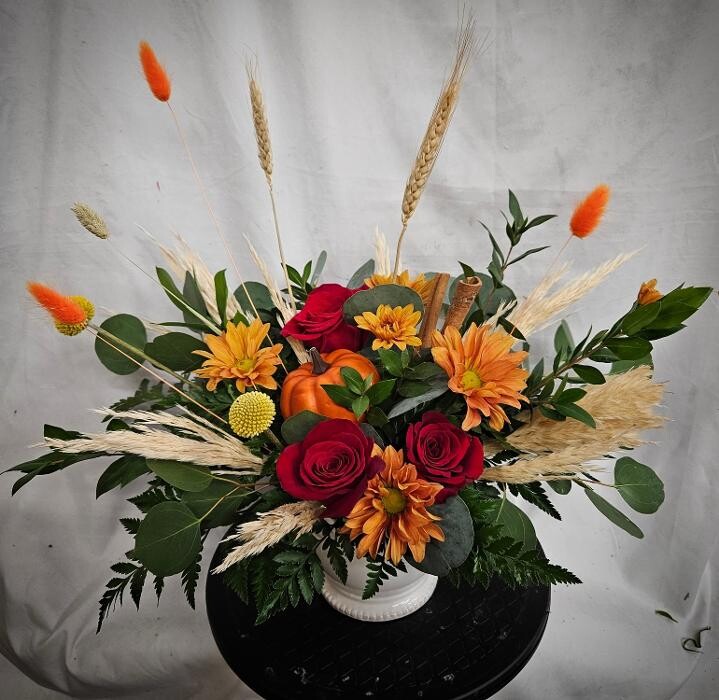 Images Wild Lotus Floral Design