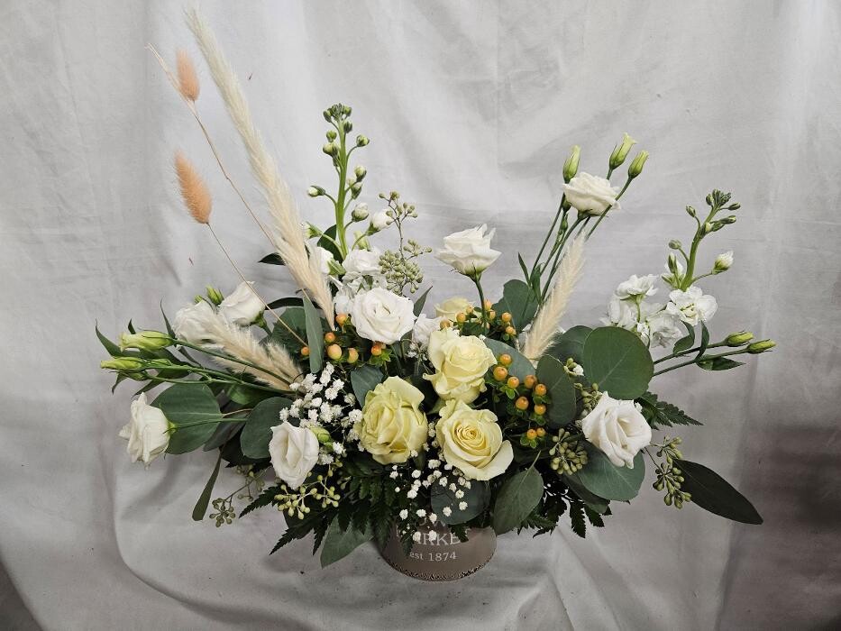 Images Wild Lotus Floral Design