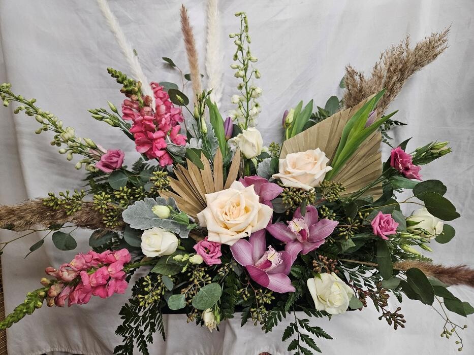 Images Wild Lotus Floral Design
