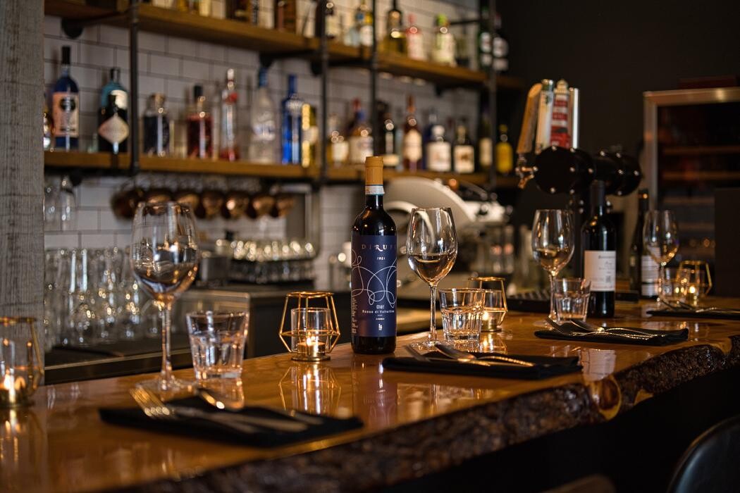 Images Lana's Bistro Et Bar A Vin