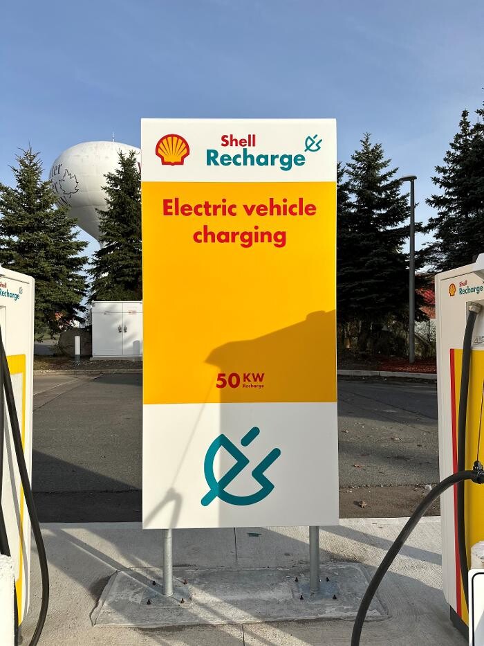 Images Shell Recharge Charging Station