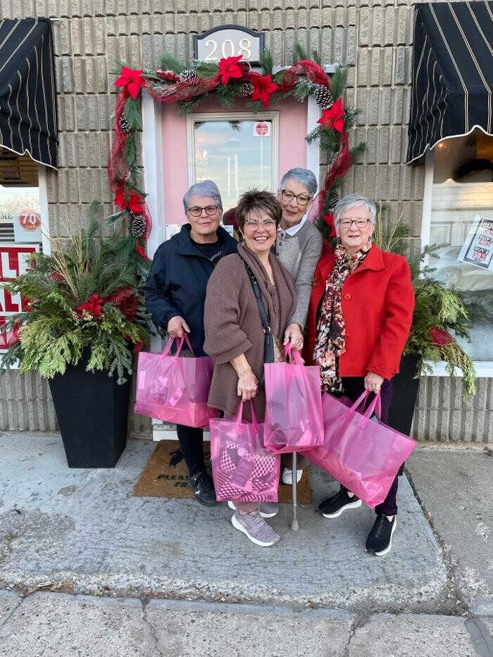 Images DeeAnna's Boutique