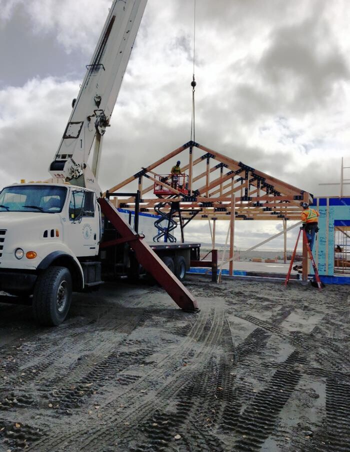 Images Lotas Whitney Cranes and Equipment