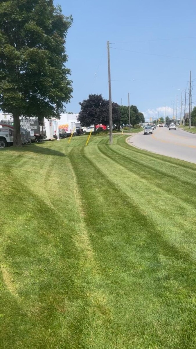 Images Simcoe Lawns Ltd