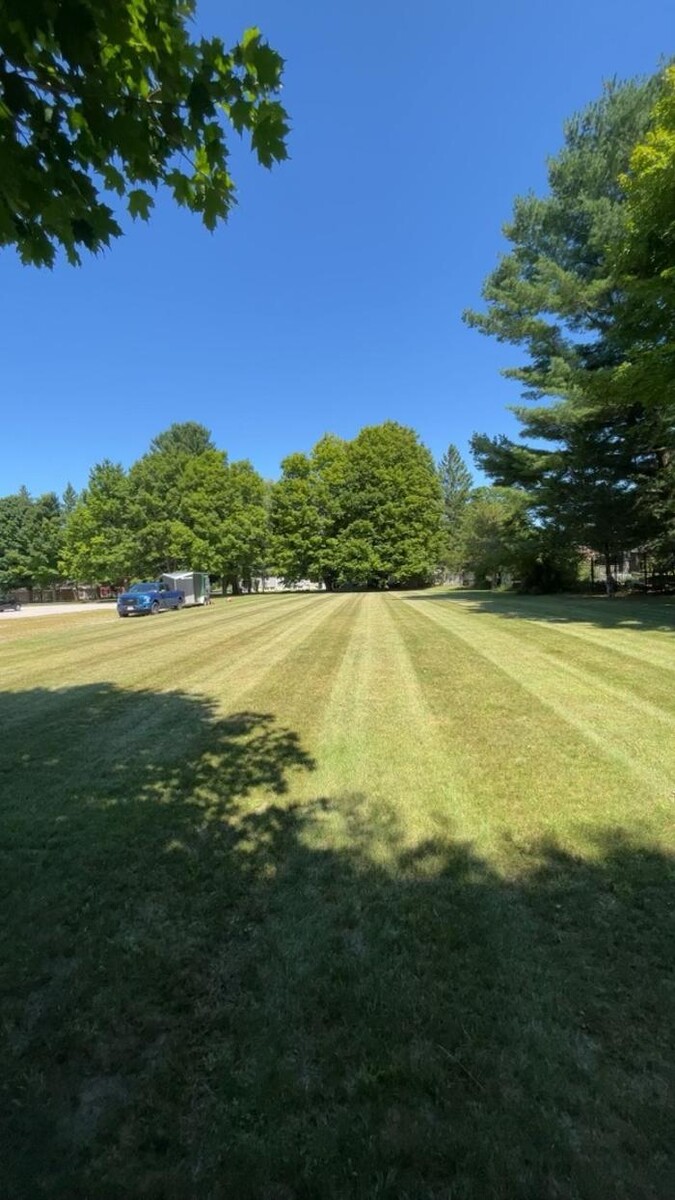 Images Simcoe Lawns Ltd