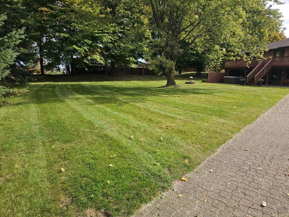 Images Simcoe Lawns Ltd